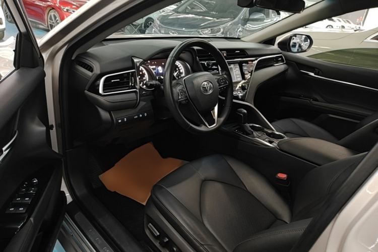 Used Toyota Camry 2018 2.0G Luxury Edition Driver Seat