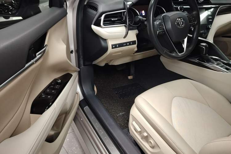 Used Toyota Camry 2018 2.5G Luxury Edition Driver Seat