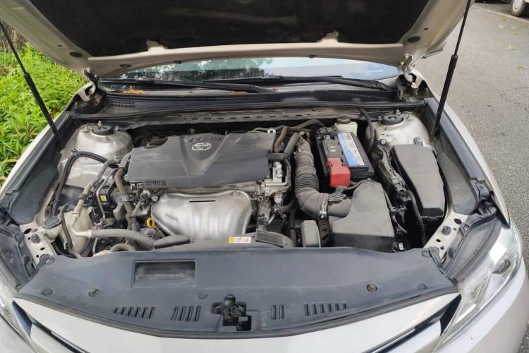 Used Toyota Camry 2018 2.0G Luxury Edition Engine Bay