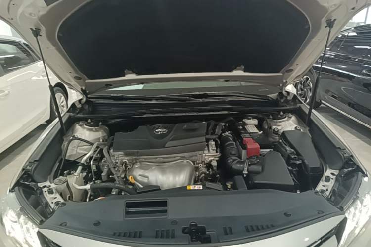 Used Toyota Camry 2018 2.0G Luxury Edition Engine Bay