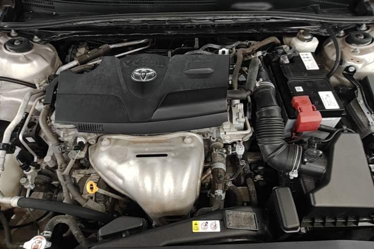 Used Toyota Camry 2018 2.0G Luxury Edition Engine Bay
