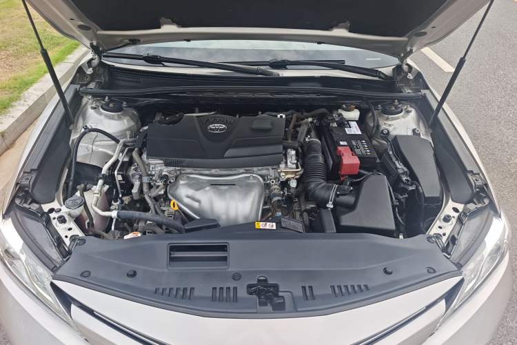 Used Toyota Camry 2018 2.0G Luxury Edition Engine Bay