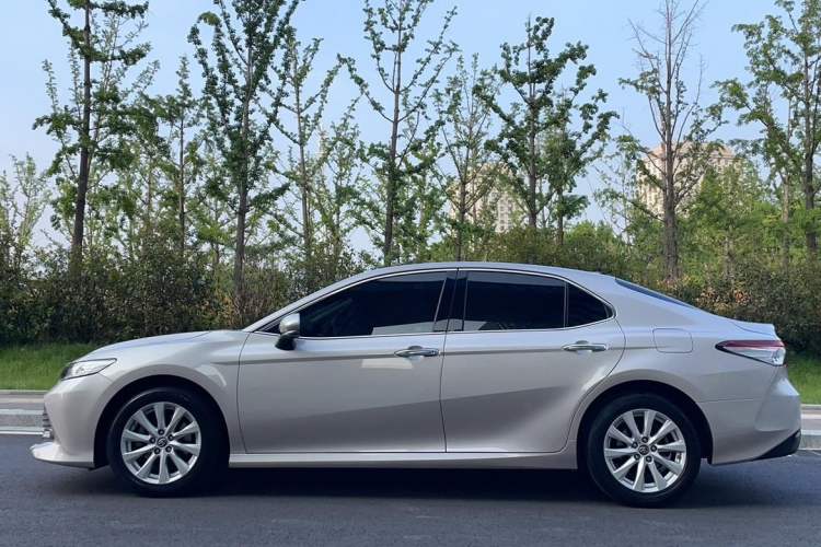 Used Toyota Camry 2018 2.0G Luxury Edition Exterior 3