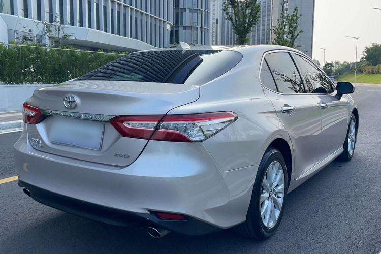 Used Toyota Camry 2018 2.0G Luxury Edition Exterior 5