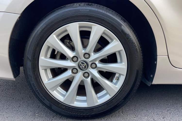 Used Toyota Camry 2018 2.0G Luxury Edition Exterior 8