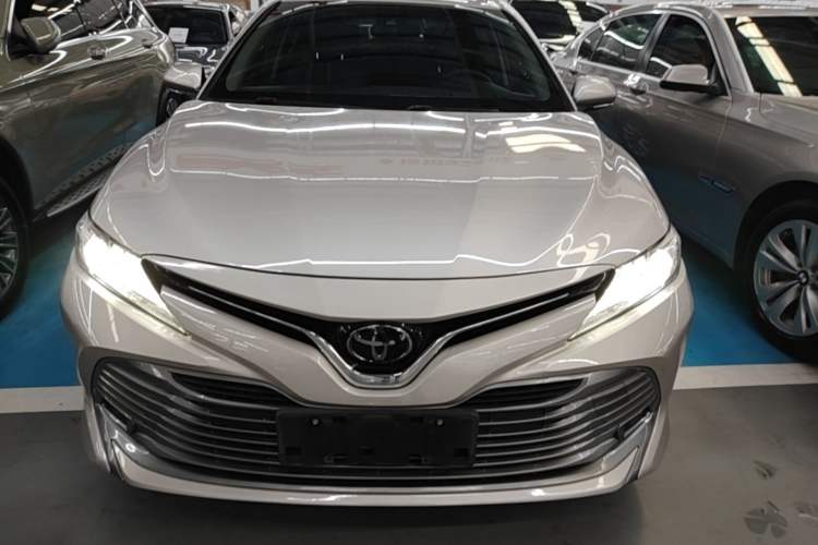 Used Toyota Camry 2018 2.0G Luxury Edition Front