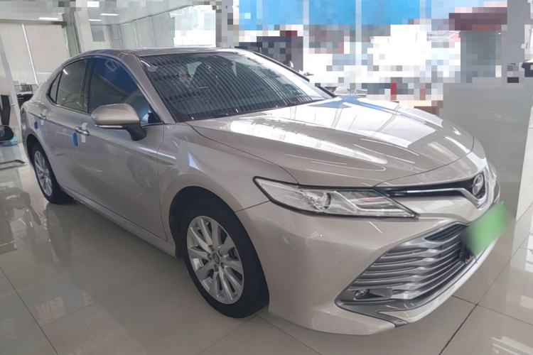 Used Toyota Camry 2018 2.0G Luxury Edition Front Right 45 Deg