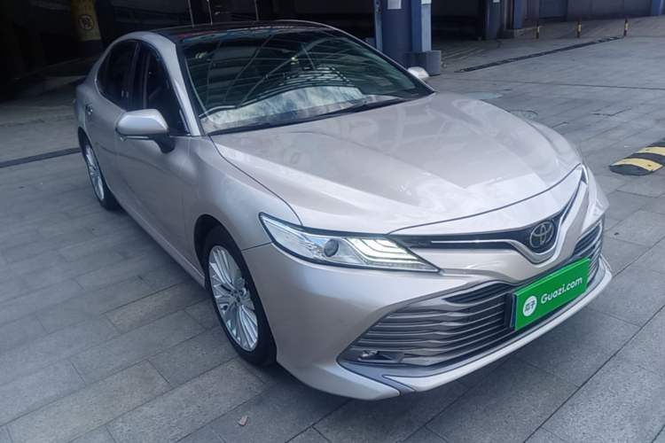Used Toyota Camry 2018 2.5G Luxury Edition Front Right 45 Deg