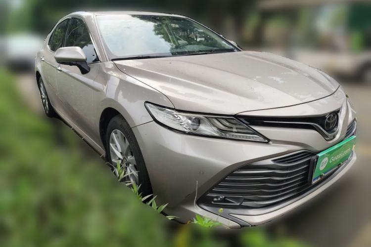 Used Toyota Camry 2018 2.0G Luxury Edition Front Right 45 Deg