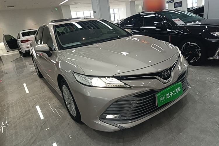 Used Toyota Camry 2018 2.0G Luxury Edition Front Right 45 Deg