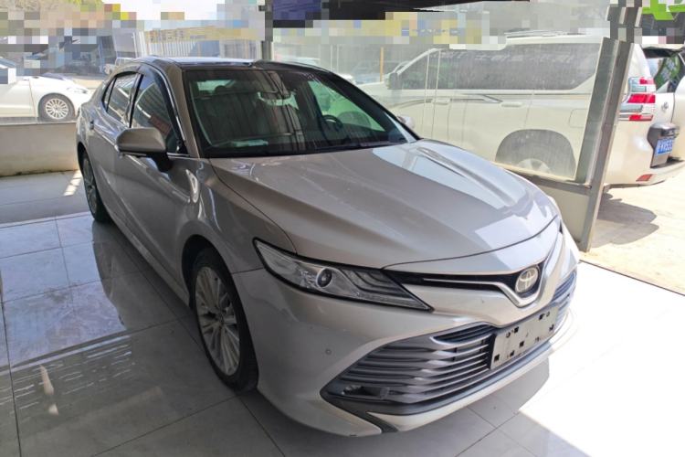 Used Toyota Camry 2018 2.5G Luxury Edition Front Right 45 Deg