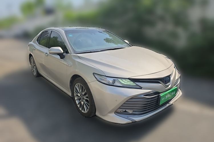 Used Toyota Camry 2018 Dual-Engine 2.5 HG Luxury Edition Front Right 45 Deg