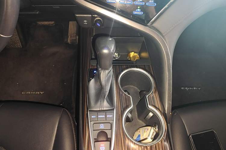 Used Toyota Camry 2018 2.5G Luxury Edition Gear Lever