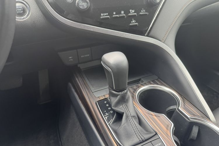 Used Toyota Camry 2018 2.5G Luxury Edition Gear Lever