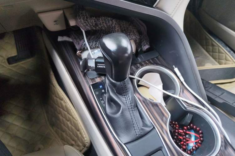 Used Toyota Camry 2018 2.0G Luxury Edition Gear Lever