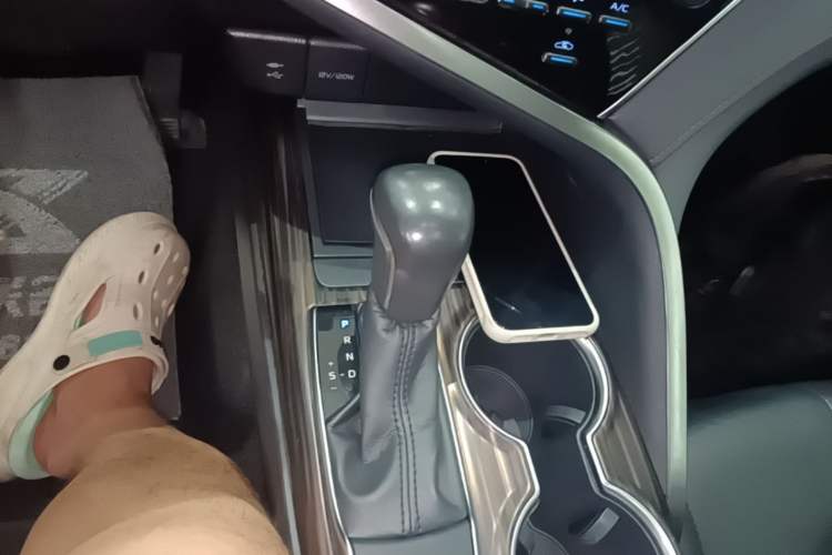 Used Toyota Camry 2018 2.0G Luxury Edition Gear Lever