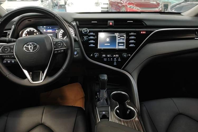 Used Toyota Camry 2018 2.0G Luxury Edition Gear Lever