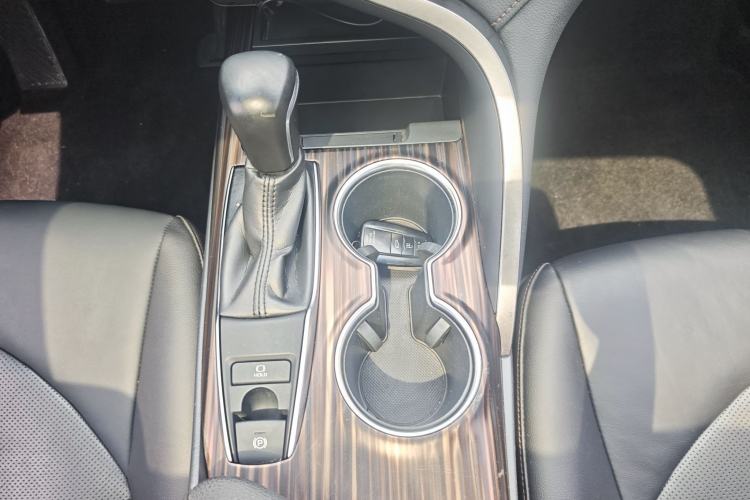Used Toyota Camry 2018 2.0G Luxury Edition Gear Lever