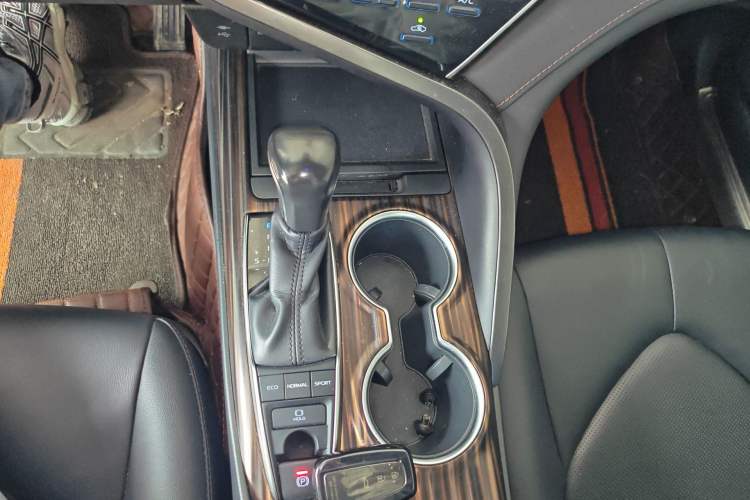 Used Toyota Camry 2018 2.5G Luxury Edition Gear Lever