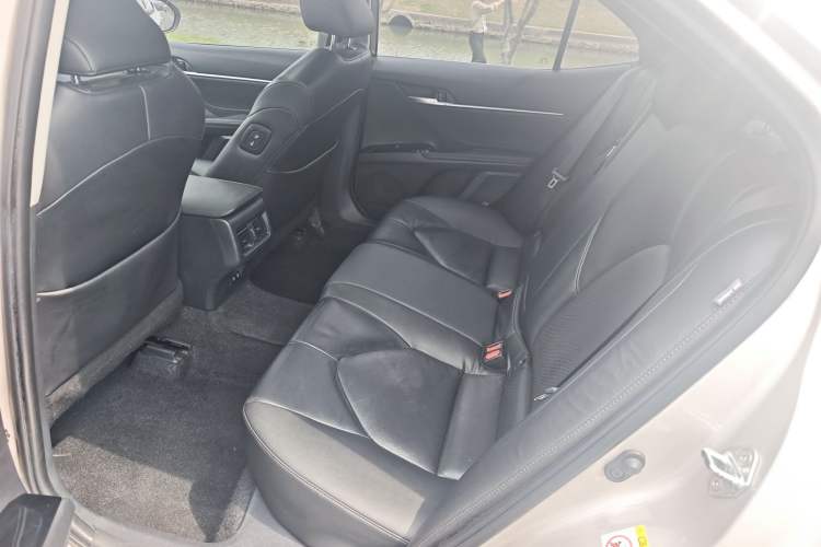 Used Toyota Camry 2018 2.0G Luxury Edition Interior 2