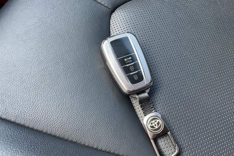 Used Toyota Camry 2018 2.0G Luxury Edition Interior 4