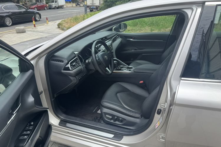 Used Toyota Camry 2018 2.5G Luxury Edition Interior 5