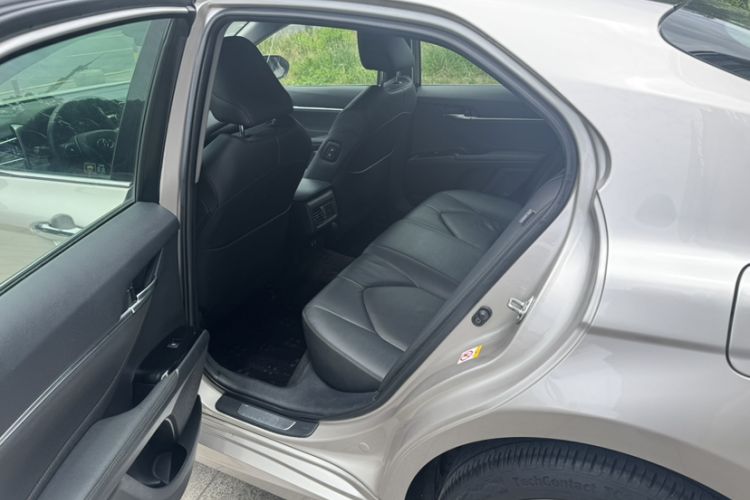 Used Toyota Camry 2018 2.5G Luxury Edition Interior 6