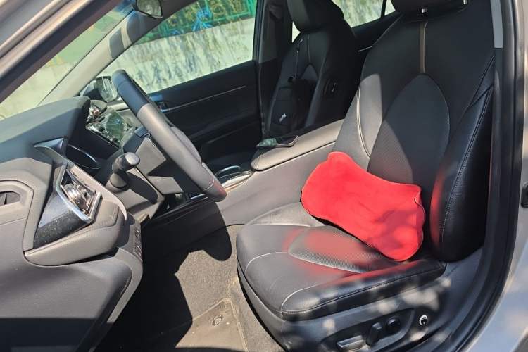 Used Toyota Camry 2018 Dual-Engine 2.5 HG Luxury Edition Left Front Seat