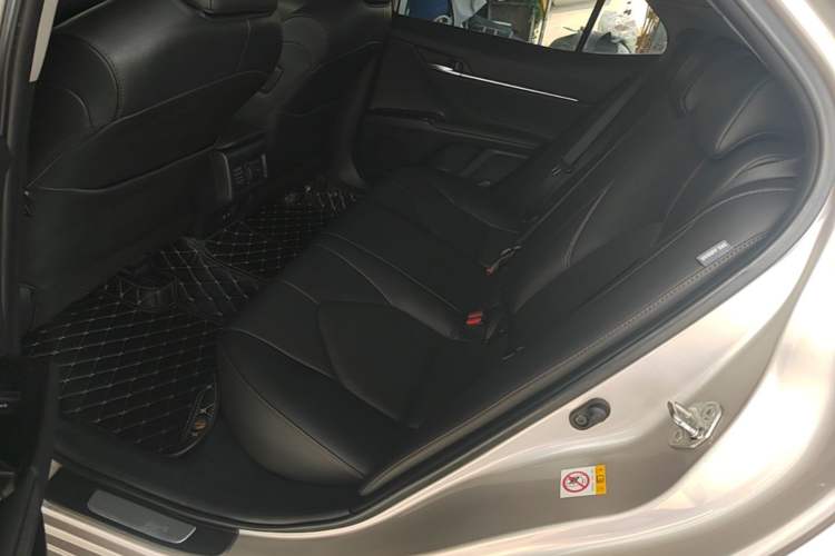 Used Toyota Camry 2018 2.5G Luxury Edition Left Rear Seat