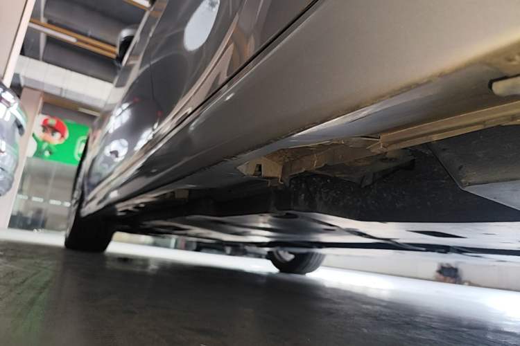 Used Toyota Camry 2018 2.5G Luxury Edition Left Side Sill