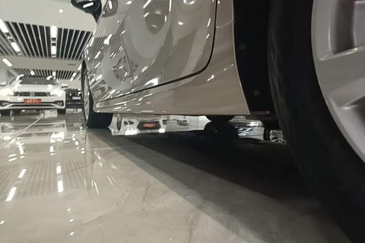 Used Toyota Camry 2018 2.0G Luxury Edition Left Side Sill