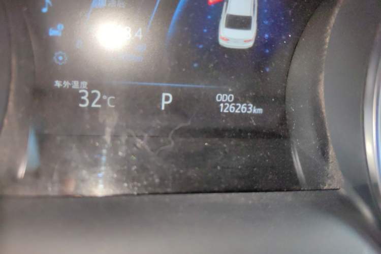 Used Toyota Camry 2018 2.0G Luxury Edition Odometer Close Up