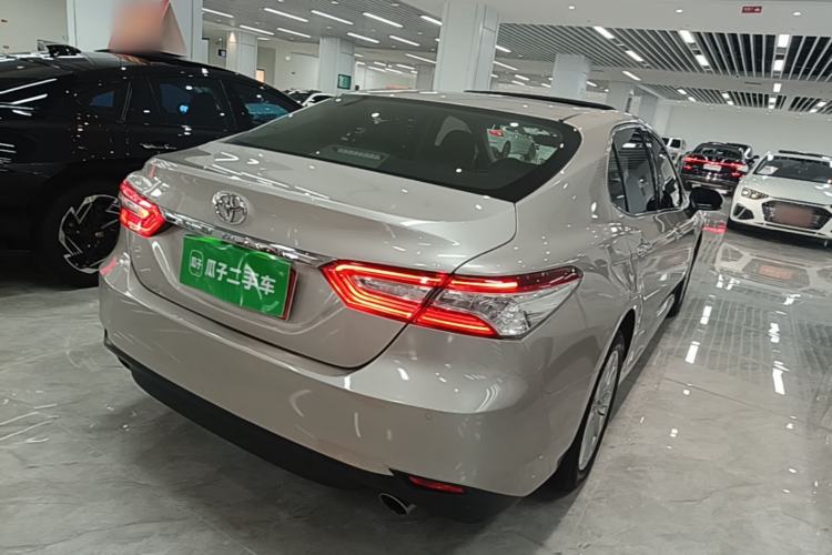 Used Toyota Camry 2018 2.0G Luxury Edition Rear Right 45 Deg
