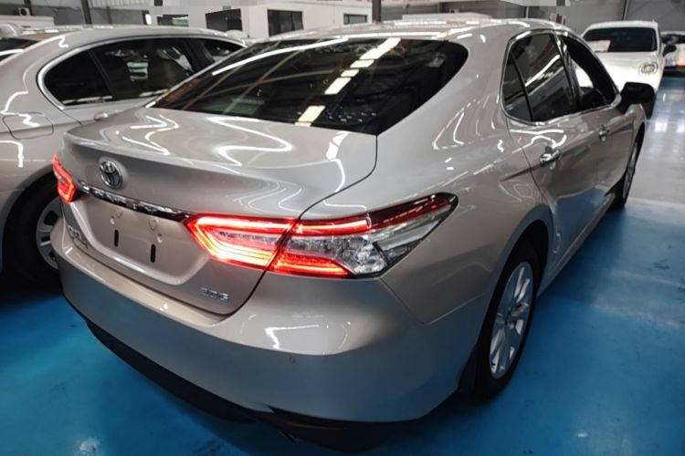 Used Toyota Camry 2018 2.0G Luxury Edition Rear Right 45 Deg