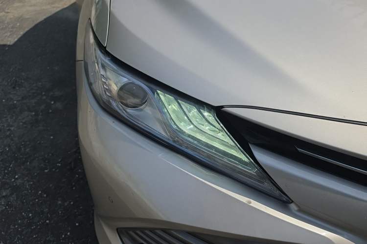 Used Toyota Camry 2018 Dual-Engine 2.5 HG Luxury Edition Right Front Headlight