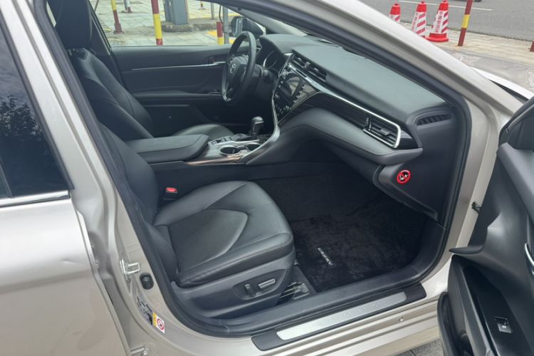 Used Toyota Camry 2018 2.5G Luxury Edition Right Front Seat