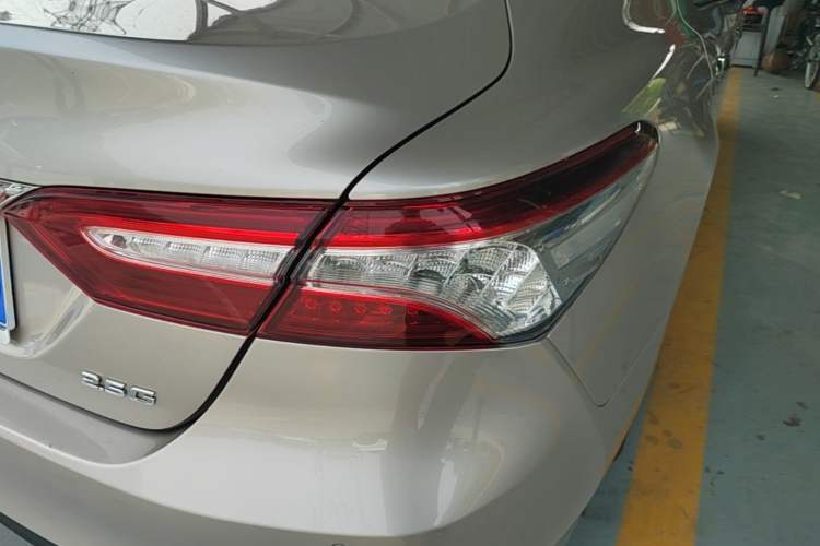 Used Toyota Camry 2018 2.5G Luxury Edition Right Rear Taillight