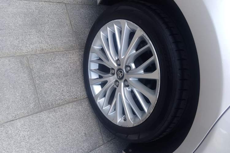 Used Toyota Camry 2018 2.5G Luxury Edition Right Rear Wheel Hub
