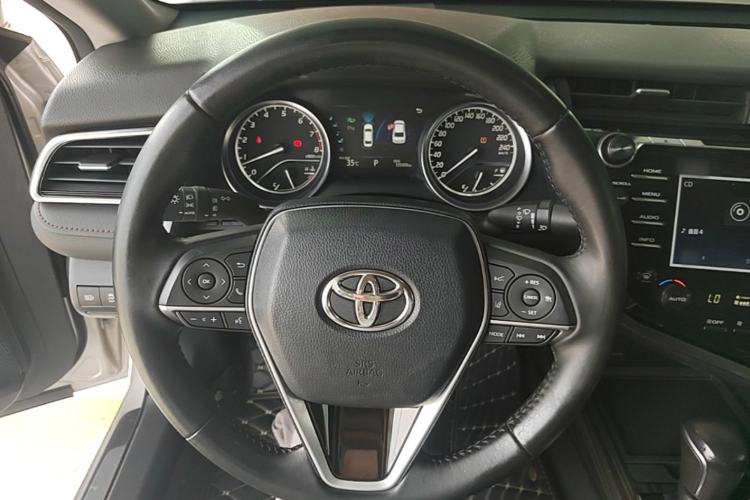 Used Toyota Camry 2018 2.5G Luxury Edition Steering Wheel