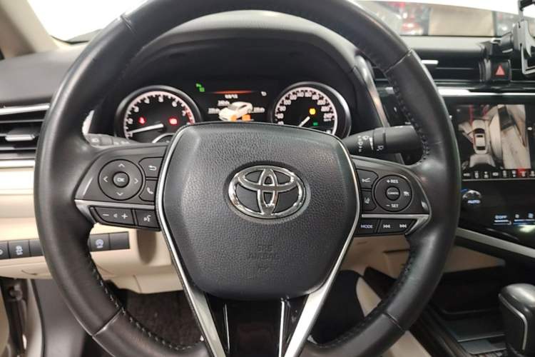 Used Toyota Camry 2018 2.5G Luxury Edition Steering Wheel