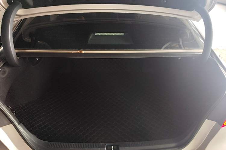 Used Toyota Camry 2018 2.5G Luxury Edition Trunk