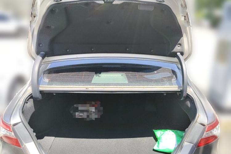 Used Toyota Camry 2018 Dual-Engine 2.5 HG Luxury Edition Trunk