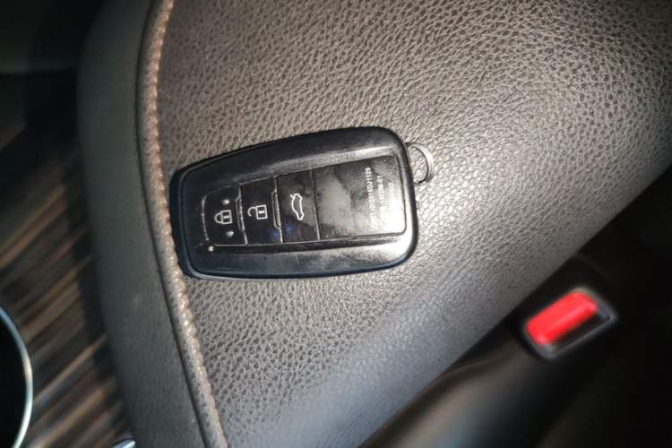 Used Toyota Camry 2018 2.0G Luxury Edition Vehicle Key