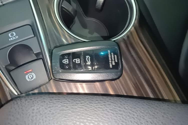 Used Toyota Camry 2018 2.0G Luxury Edition Vehicle Key