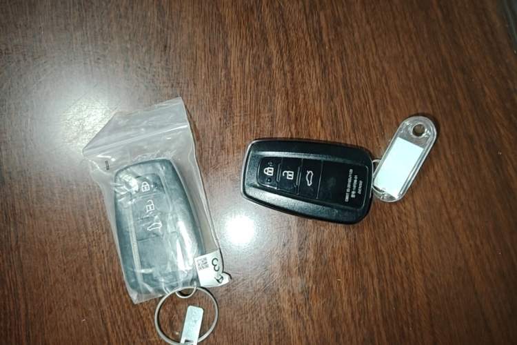 Used Toyota Camry 2018 2.0G Luxury Edition Vehicle Key