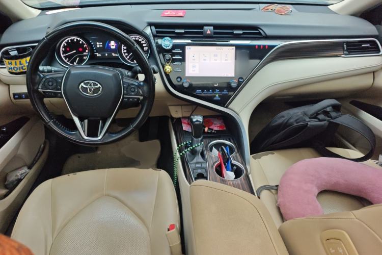 Used Toyota Camry 2018 2.5G Luxury Edition Center Console