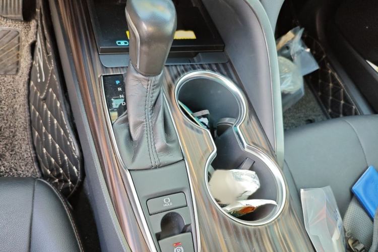 Used Toyota Camry 2018 2.0G Luxury Edition Gear Lever