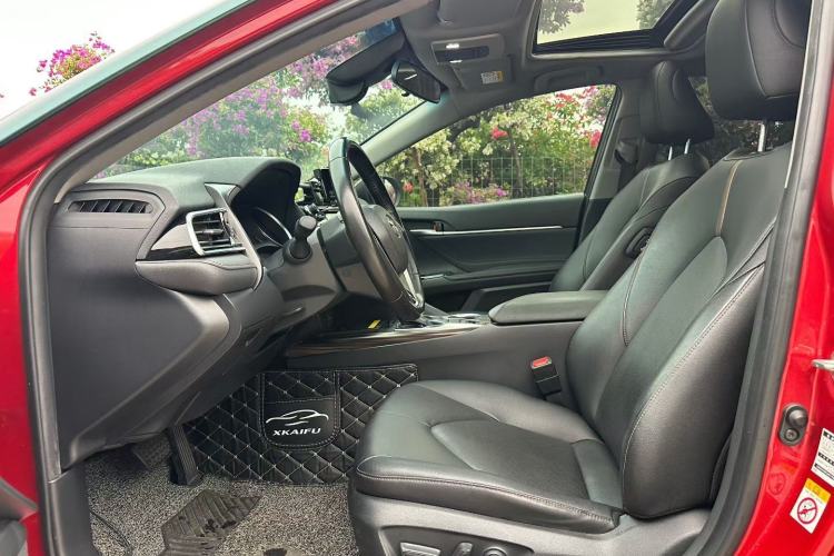 Used Toyota Camry 2018 2.0G Luxury Edition Interior 2