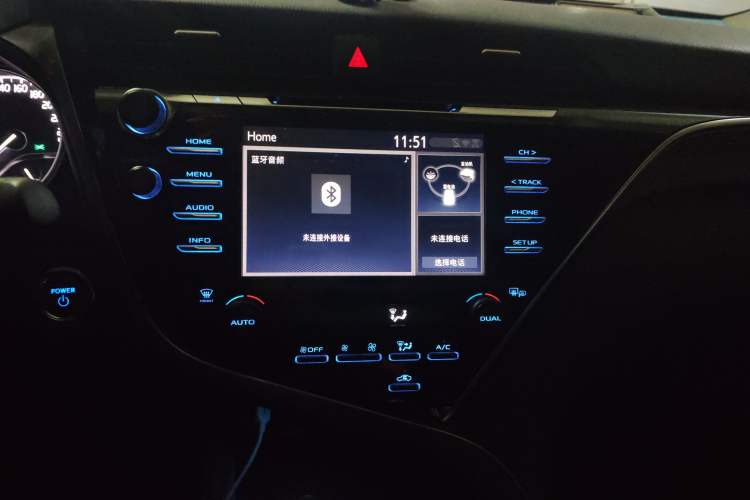 Used Toyota Camry 2018 Dual-Engine 2.5 HG Luxury Edition Audio And AC Panel