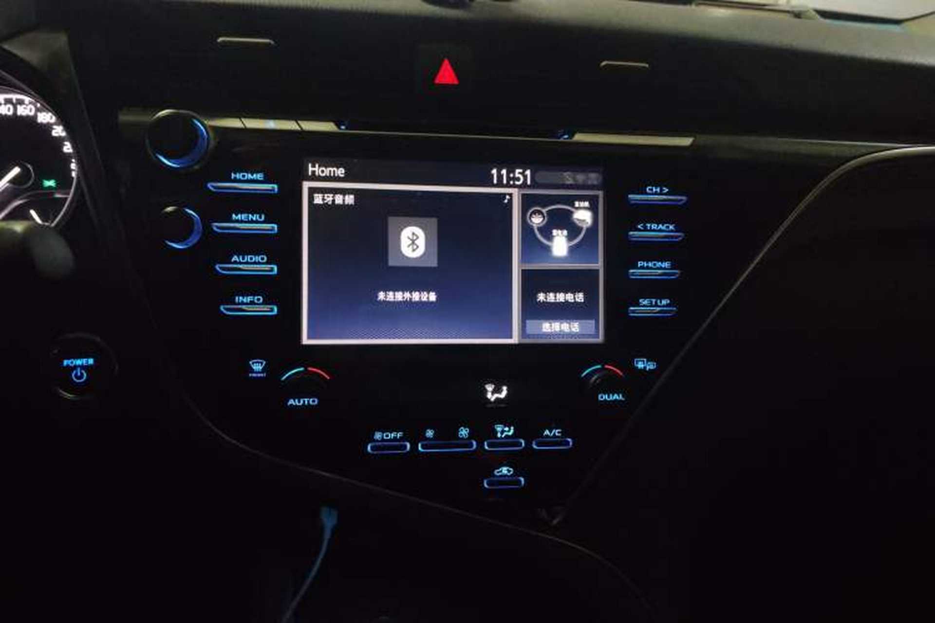 Used Toyota Camry 2018 Dual-Engine 2.5 HG Luxury Edition Audio And AC Panel
